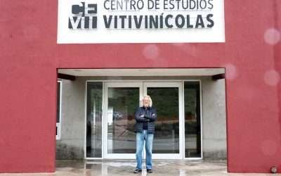 Reconocen trayectoria de enólogo Víctor Torres Alegre