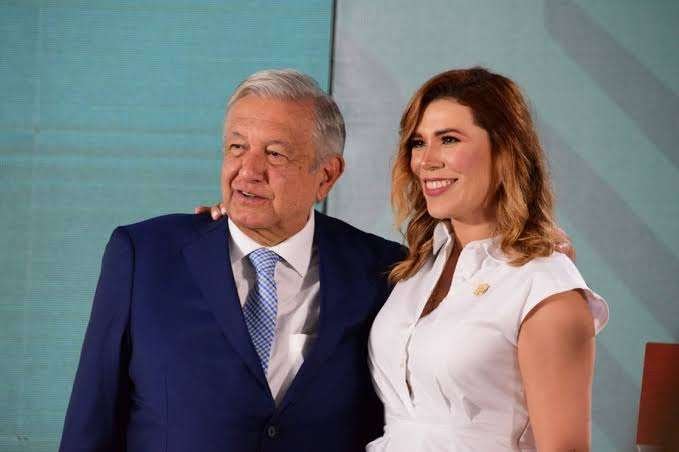 AMLO y Marina del Pilar