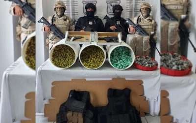 Decomisan FESC y SEDENA armas y 30 Kg. de drogas en Maneadero