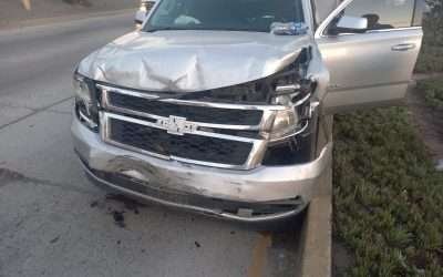 Resulta lesionado en accidente provocado por auto del Gobierno Estatal