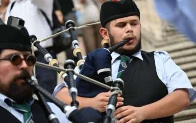 Llega Banda de Gaitas a Salvia Blanca en Valle de Guadalupe