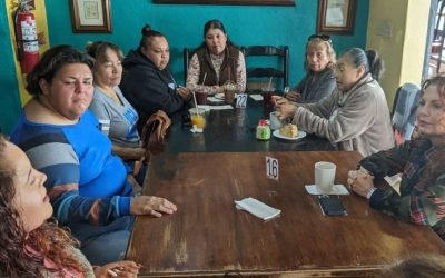 Dialoga Rocío López Gorosave con viudas de empleados del Ayuntamiento