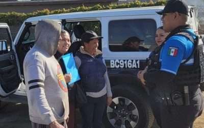 Localizan Policías Municipales a hombre extraviado en Ensenada