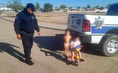 Resguardan Policías a hermanitos que deambulaban en Mexicali