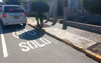 Estacionamientos exclusivos en tramo de ciclovía seguirán vigentes