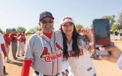 Lanza Julieta Ramírez primera bola en Torneo Internacional Cachanilla de Béisbol