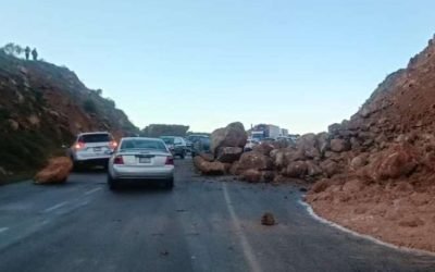 Continuará SICT con trabajos de remoción de rocas en carretera Transpeninsular