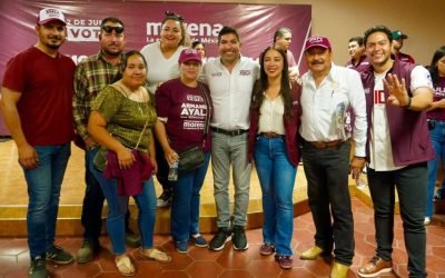 Van Armando Ayala y Julieta Ramírez por salarios justos para el magisterio