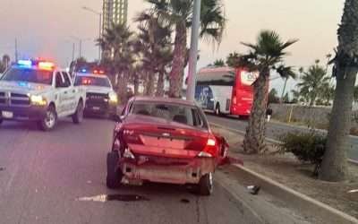 Mueren dos motociclistas tras ser impactados de frente por un automóvil