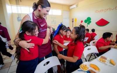Llegan desayunos ¨Pancita llena corazón contento¨ a escuelas públicas de Baja California