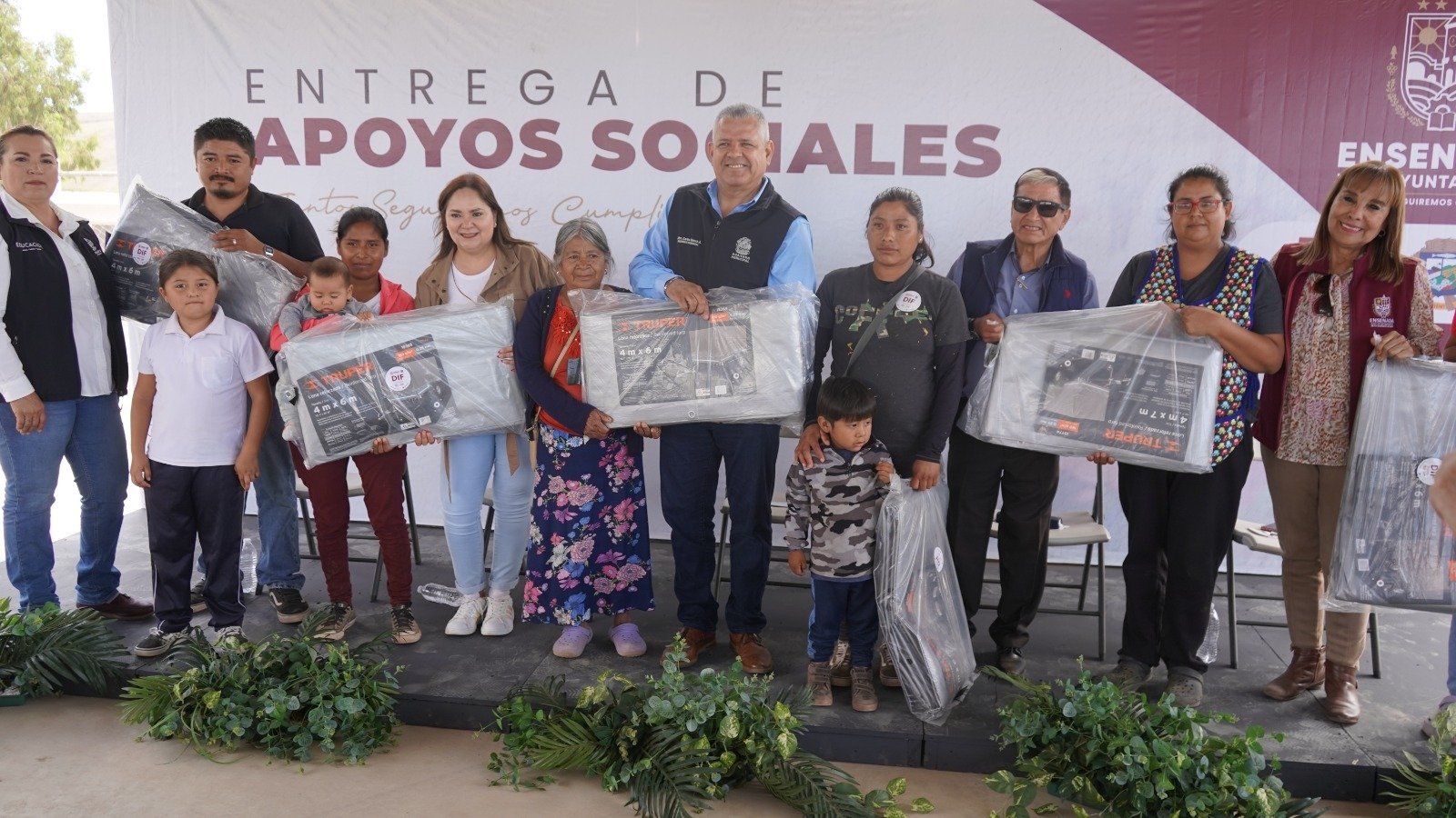 entrega apoyos aensenada