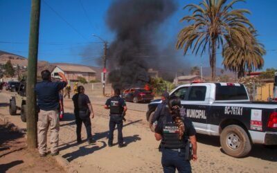 Localizan auto incendiado, presuntamente involucrado en atentado contra ex municipal