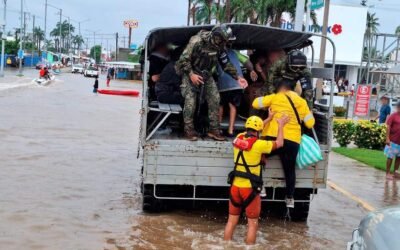 Habilita SEMAR centro de acopio en apoyo a damnificados de Acapulco, Guerrero