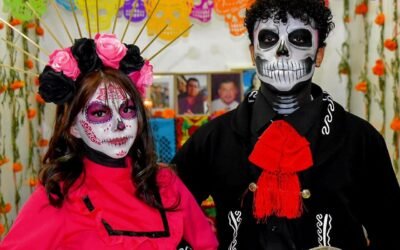 Fomenta COBACH tradiciones mexicanas con muestra de altares y concurso de catrinas