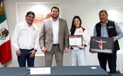 Recibe alcalde Ismael Burgueño a ataleta olímpica tijuanense Daniela Souza