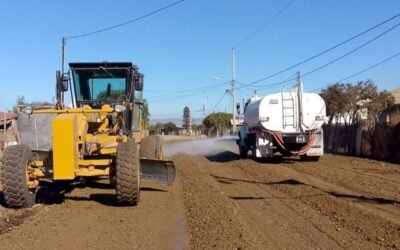 Realiza Gobierno de Ensenada trabajos de motoconformado en colonia Juquila