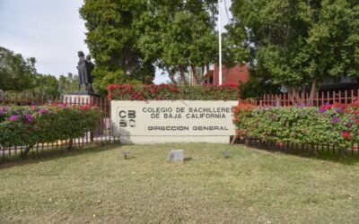 Atiende director de COBACH a familiares de estudiantes tras incidente en plantel El Florido