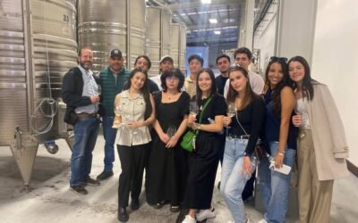 Refuerzan conocimientos estudiantes de negocios internacionales de CETYS visitando vinícola