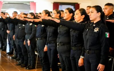 Tomó protesta alcaldesa Claudia Agatón a 50 nuevos policías de Ensenada