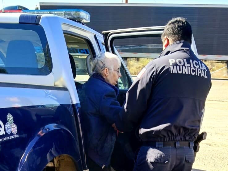 auxilian municipales san quintin a mujer