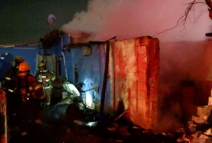 rescata bomberos familia