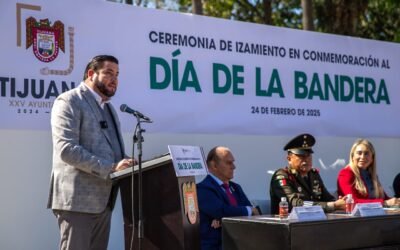 Encabezó Ismael Burgueño ceremonia del Día de la Bandera