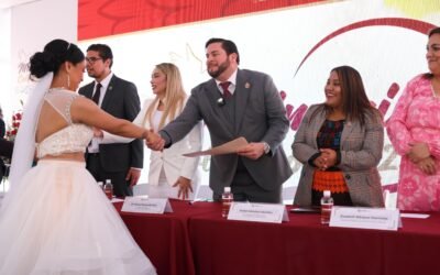 Celebra Ismael Burgueño unión civil de mil 920 parejas en Matrimonios Colectivos 2025