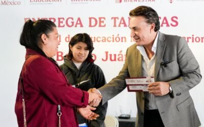 Salda ¨Beca Benito Juárez¨ deuda de abandono a estudiantes de prepa: Ruíz Uribe