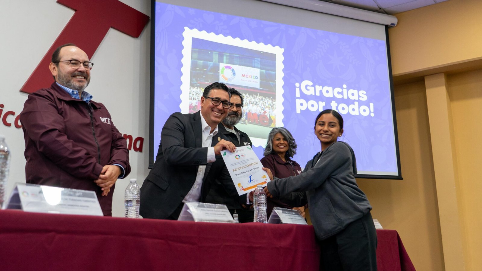 Reconoce secture a jóvenes 