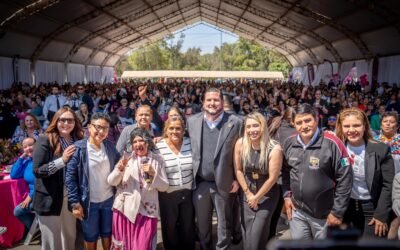 Celebra alcalde Ismael Burgueño a mujeres tijuanenses el Día de las Madres