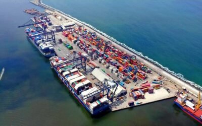 Logra Hutchison Ports 1er arribo simultaneo de dos portacontenedores en Ensenada