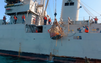 Recuperan SEMAR y PROFEPA contenedores con hidrocarburo en mar de Bahía Magdalena