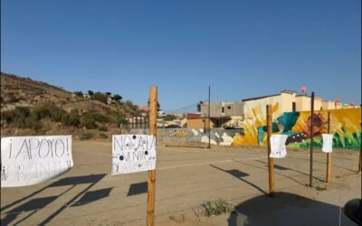 Intentan vecinos de Los Encinos impedir venta de campo deportivo