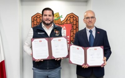 Firma Ismael Burgueño convenio de vinculación con Universidad Iberoamericana Tijuana