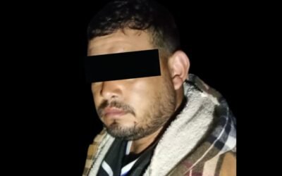 Aseguran Municipales a sujeto por agredir a mujer en vía pública