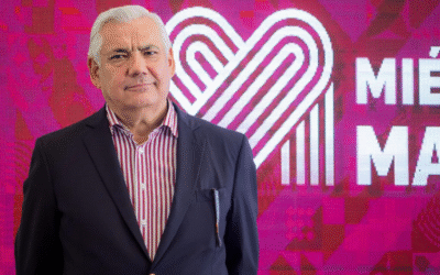 Sale Marco Moreno de la Secretaría de Hacienda de BC