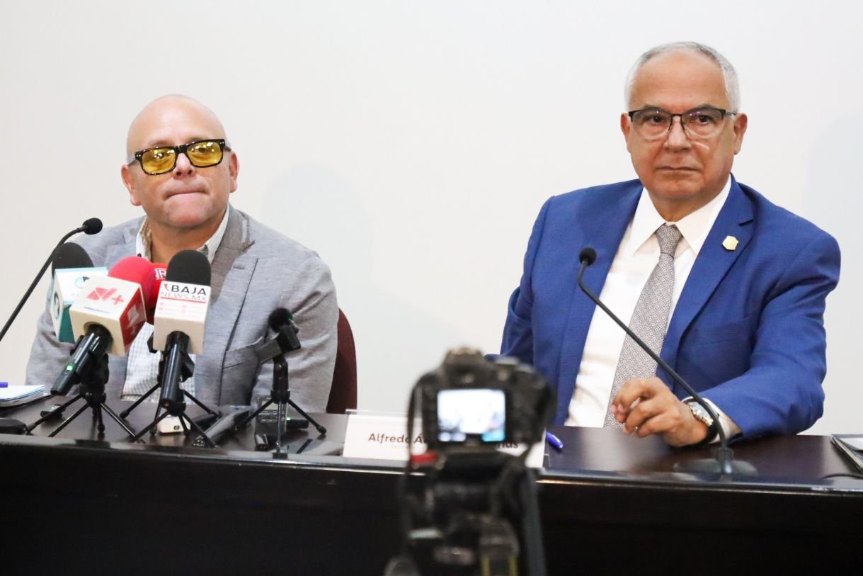 Alfredo Álvarez  Alfredo Álvarez