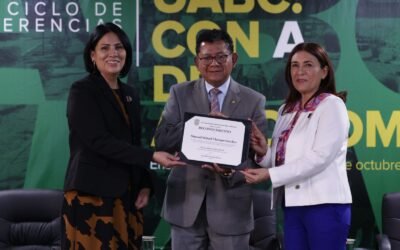 Impulsa UABC análisis de la autonomía universitaria desde una visión global