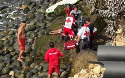 Muere surfista ahogado en playa de El Sauzal