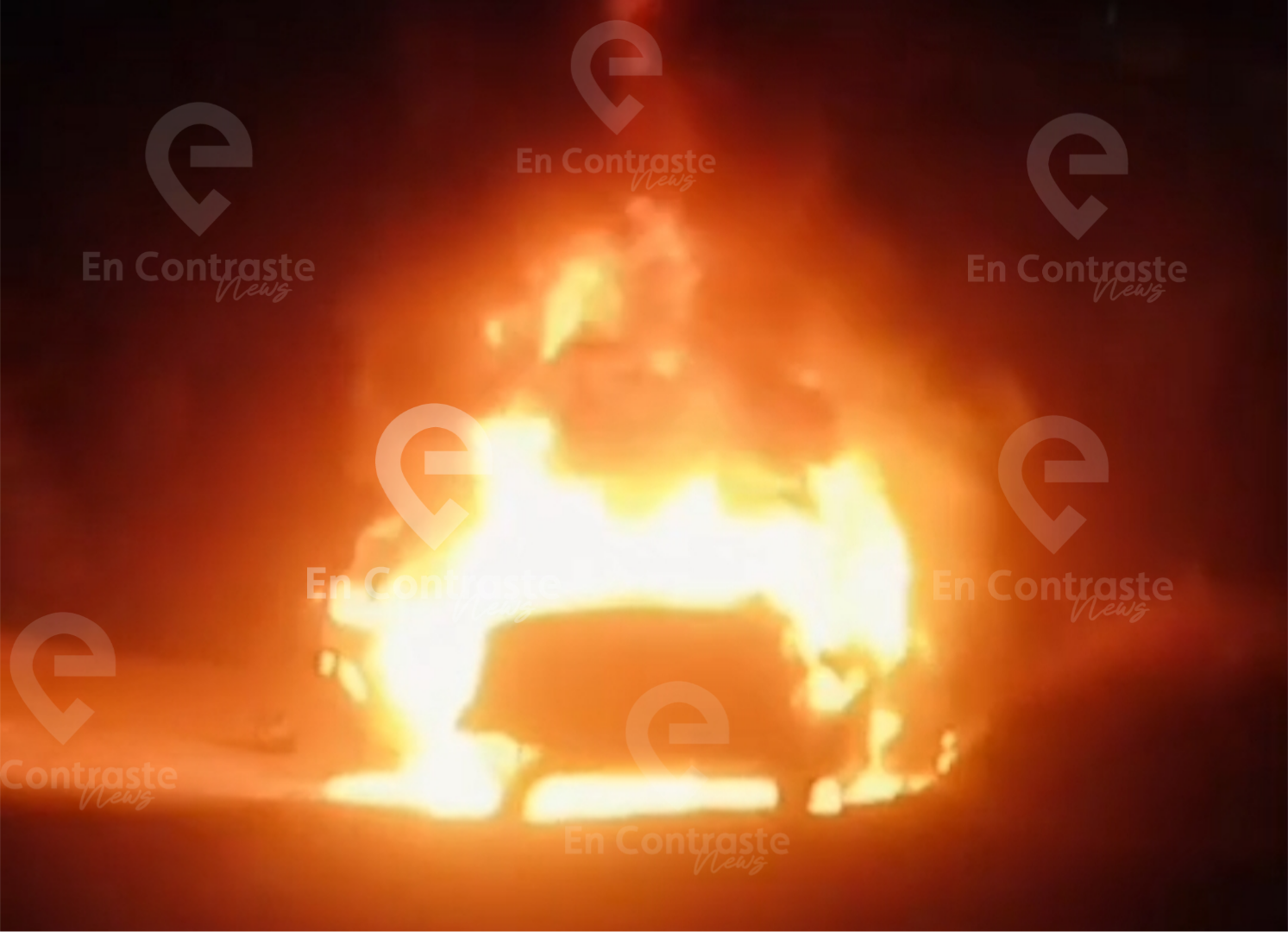 Auto incendiado tras ataque 