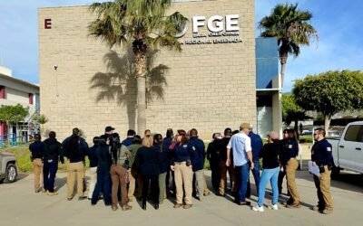 Confirma FGE aumento salarial y jubilaciones para AEI, tras manifestación en Ensenada