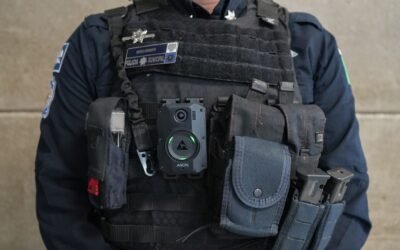 Capacitan a Policías Municipales de Tijuana para uso de cámaras corporales