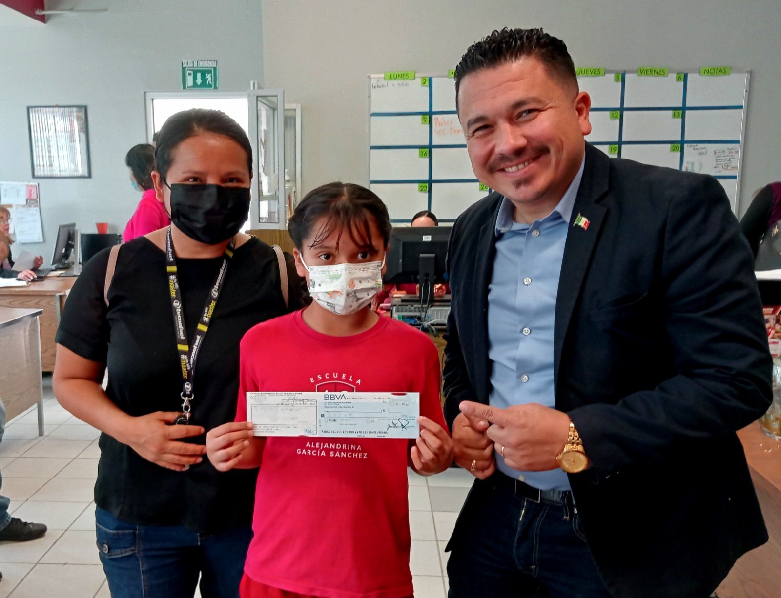 Entrega becas Ensenada 