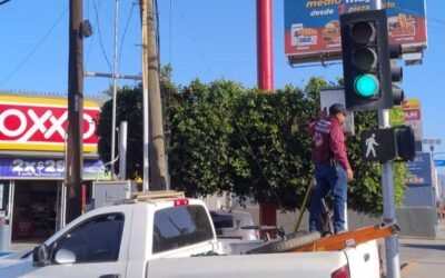 Atiende Gobierno de Ensenada afectaciones en semáforos tras fallas por apagones