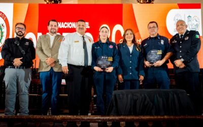 Reconoce Claudia Agatón, vocación y compromiso de 274 bomberos ensenadenses