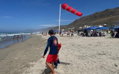 Rescatan Salvavidas a hombre atrapado en corriente de retorno en Playa La Misión
