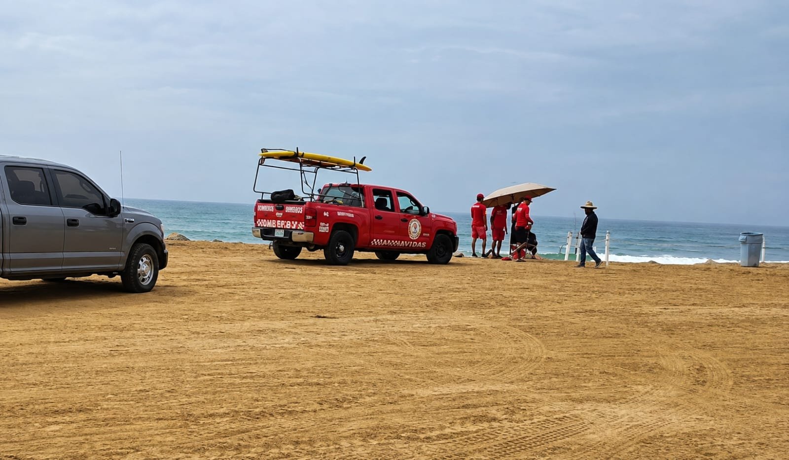 Fallecen dos hombres tras ahogarse en playa Cactus