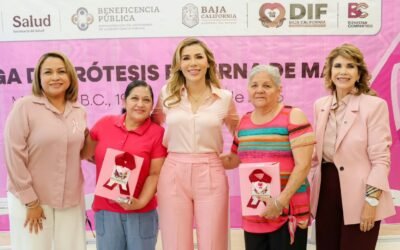 Entregan prótesis mamarias gratuitas a sobrevivientes de cáncer en Baja California